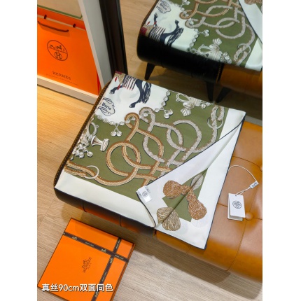 Hermes Cashmere scarf in 218534