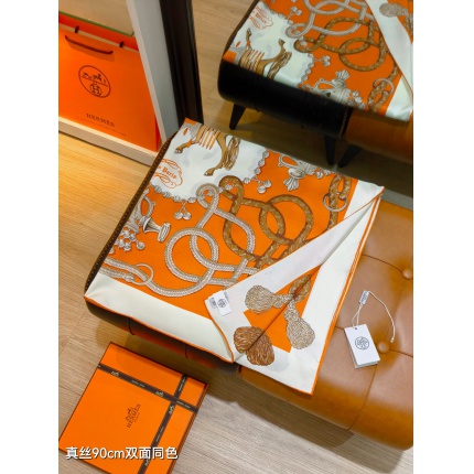 Hermes Cashmere scarf in 218536