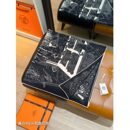 Hermes Cashmere scarf in 218539