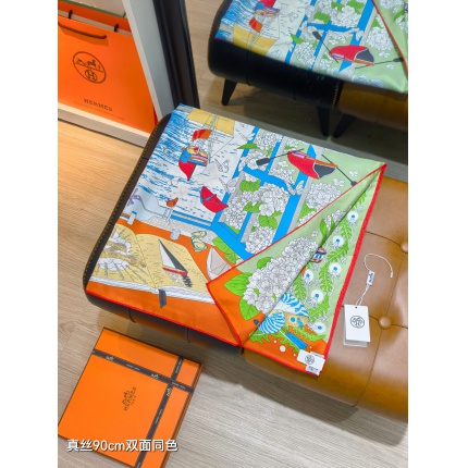 Hermes Cashmere scarf in 218543