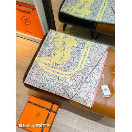 Hermes Cashmere scarf in 218545
