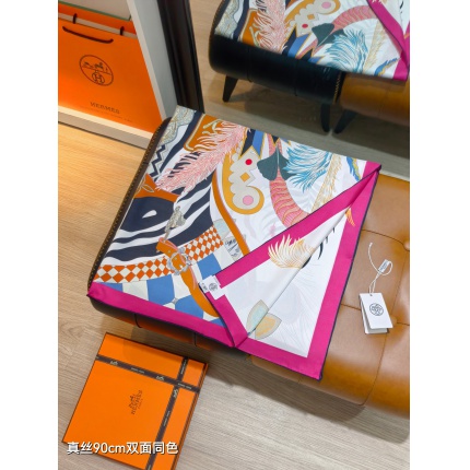 Hermes Cashmere scarf in 218554