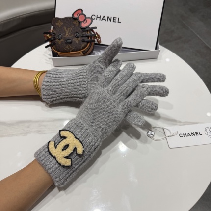 New Arrivals Chanel Gloves in 218558