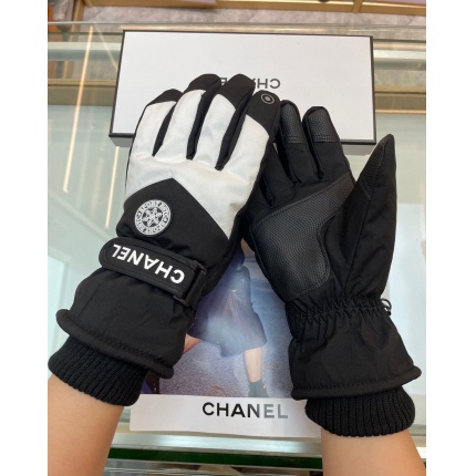 New Arrivals Chanel Gloves in 218564