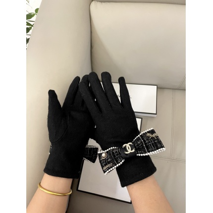 New Arrivals Chanel Gloves in 218575