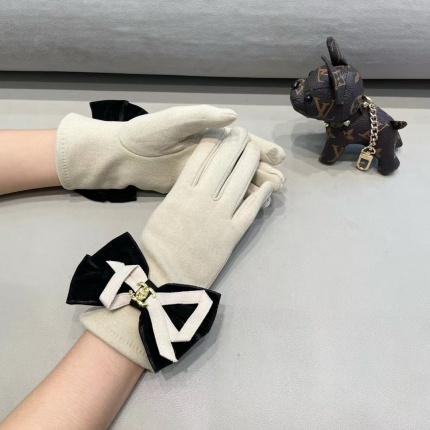 New Arrivals Chanel Gloves in 218577