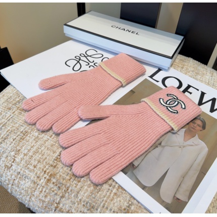 New Arrivals Chanel Gloves in 218579