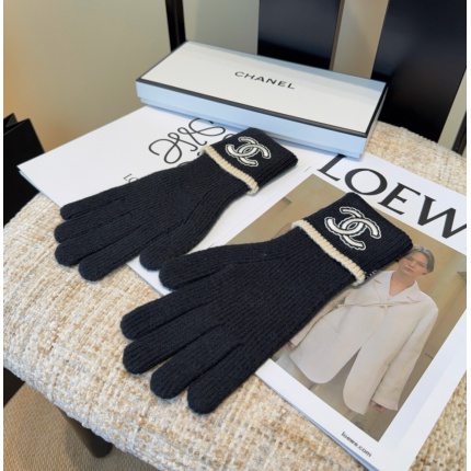 New Arrivals Chanel Gloves in 218580