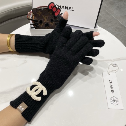 New Arrivals Chanel Gloves in 218591