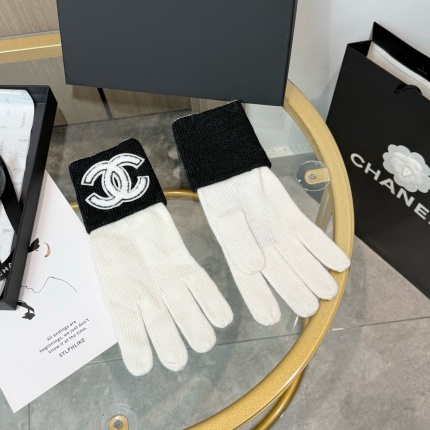 New Arrivals Chanel Gloves in 218603