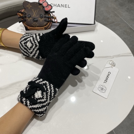 New Arrivals Chanel Gloves in 218608