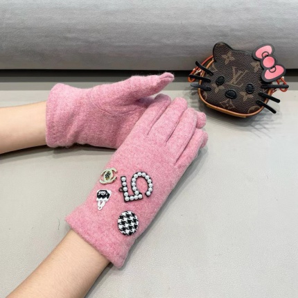 New Arrivals Chanel Gloves in 218617