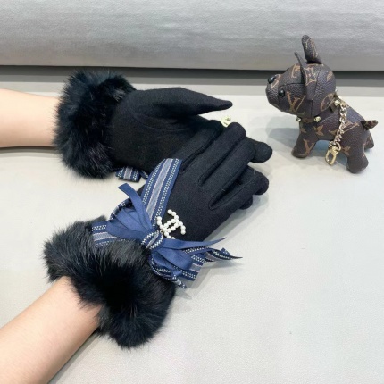New Arrivals Chanel Gloves in 218619