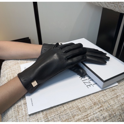 New Arrivals Chanel Gloves in 218641