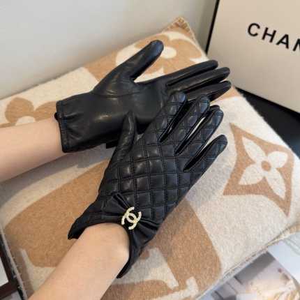 New Arrivals Chanel Gloves in 218651