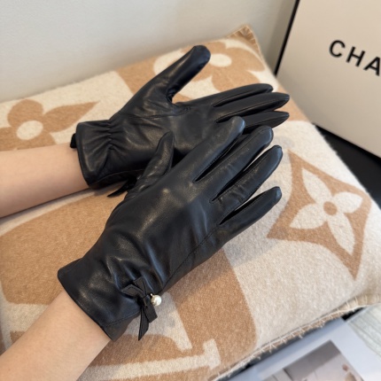 New Arrivals Chanel Gloves in 218653