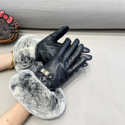 New Arrivals Chanel Gloves in 218668