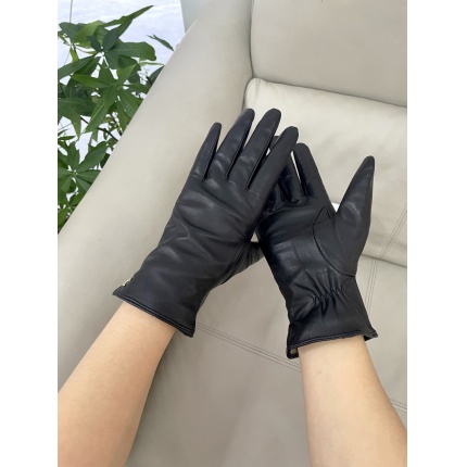 New Arrivals Chanel Gloves in 218671