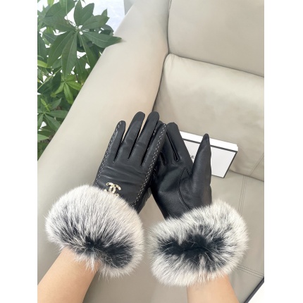 New Arrivals Chanel Gloves in 218674