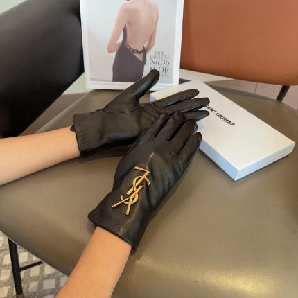 New Arrivals YSL Gloves in 218675