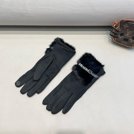 New Arrivals Prada Gloves in 218693