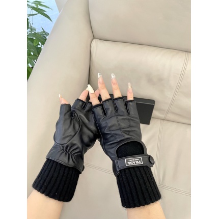 New Arrivals Prada Gloves in 218775