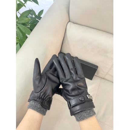 New Arrivals Prada Gloves in 218780