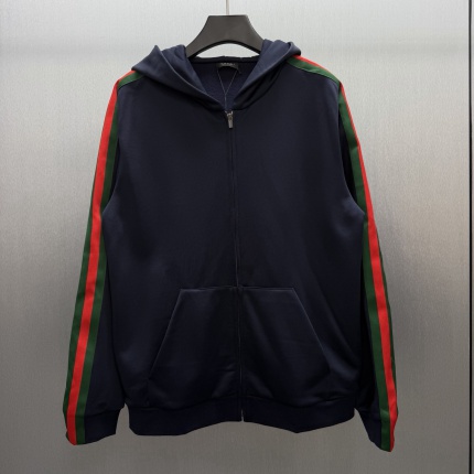 Gucci Thin Jackets For Men in 218971