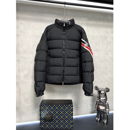 Moncle Thick Coats For Men in 219080