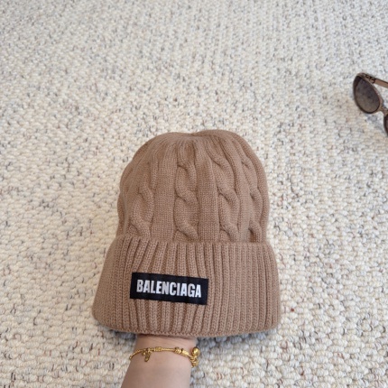 Balenciage Hats in 219251