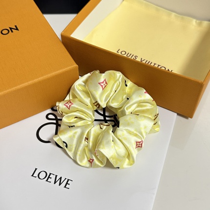New Arrivals Louis Vuitton Bands For Women in 219298