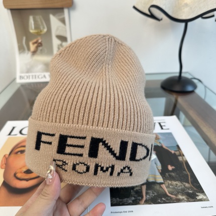 Fendi Beanies in 219319