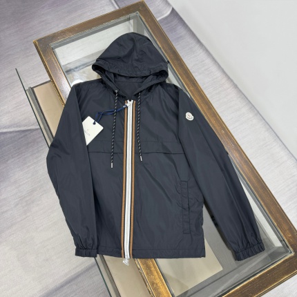 Moncle Thin Jackets For Men in 220008