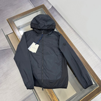 Moncle Thin Jackets For Men in 220011