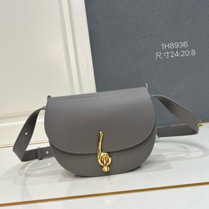 Burberry AAA+++ Crossbody Bags in 220132