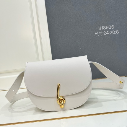 Burberry AAA+++ Crossbody Bags in 220134