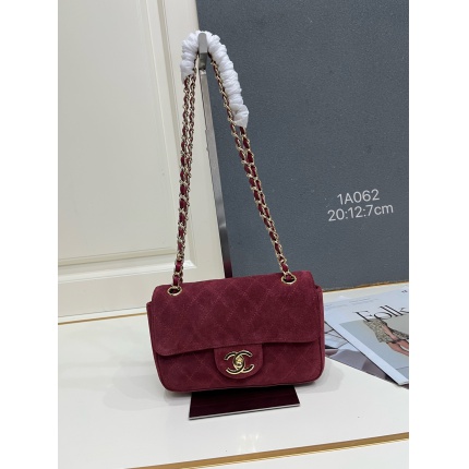 Chanel AAA quality Handbags in 220144
