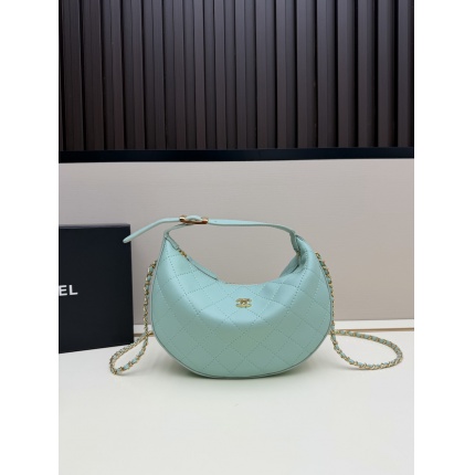 Chanel AAA quality Handbags in 220171