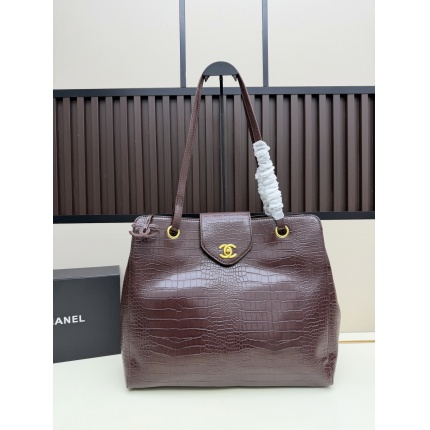 Chanel AAA quality Handbags in 220186