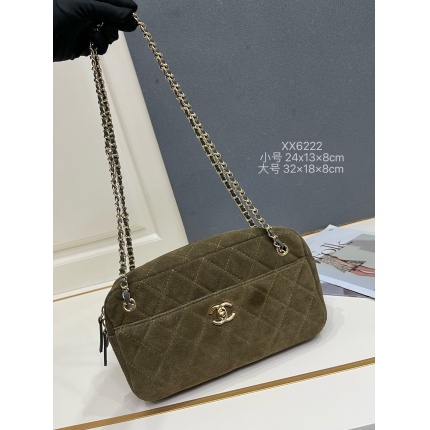 Chanel AAA quality Handbags in 220193