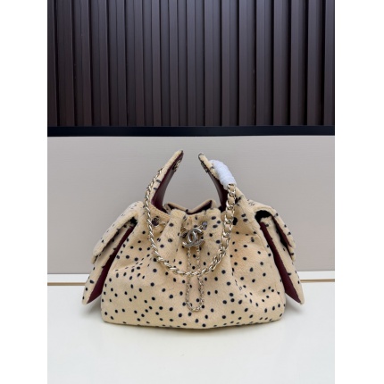 Chanel AAA quality Handbags in 220207