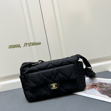 Chanel AAA quality Handbags in 220208
