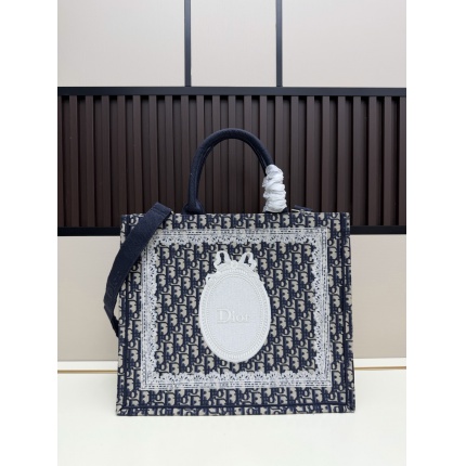 Dior AAA Quality Handbags in 220211
