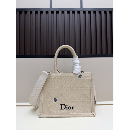Dior AAA Quality Handbags in 220222