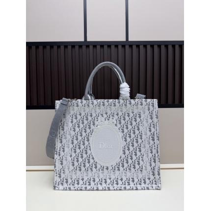Dior AAA Quality Handbags in 220229