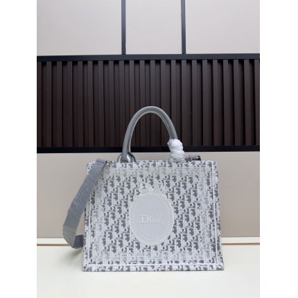 Dior AAA Quality Handbags in 220231