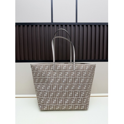 Fendi AAA+++ Handbags in 220237