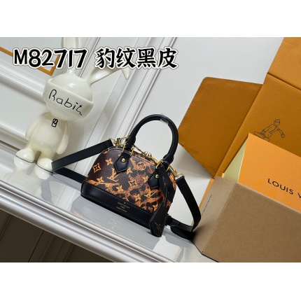 Louis Vuitton AAA Quality Handbags in 220244