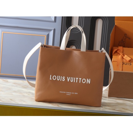 Louis Vuitton AAA Quality Handbags in 220246