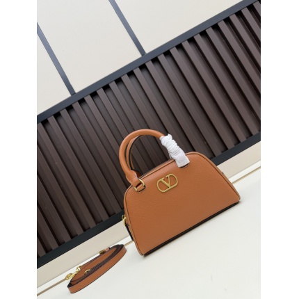 Valentino AAA quality Handbags in 220304
